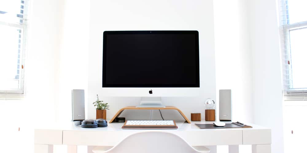 iMac Mockup PSD On a Desk